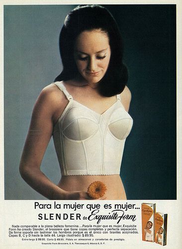 1971 Lingerie Ad, Exquisite Form Slender Brassieres, "Para la mujer que es mujer" (lengua española revista)