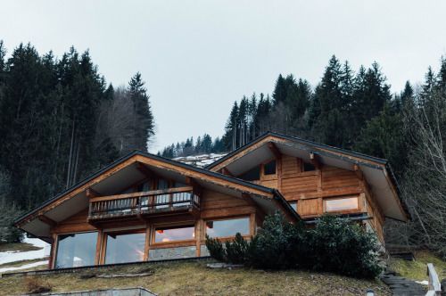 jackpbowden: Cabin outside the woods.