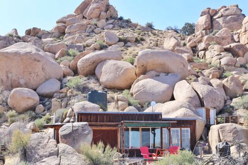 cabinporn: Cabin near Joshua Tree, California. Contributed by H. Knorr.