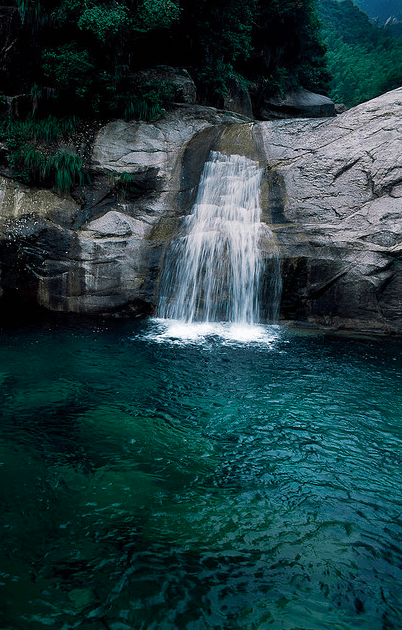 opticallyaroused: Waterfall in Huangshan, China