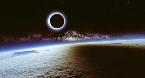 A solar eclipse and the Milky Â Way seen from the ISS I am practically in tears over how beautiful this image is. same. i promise i teared up a littleâ¦. @tumb.epicks.item.084149043962974.ws