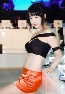 甜美模特李佳娜韩国釜山车展照片(图8)