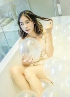 浴缸内的湿身气球软妹清甜迷人  [1/6p] 性感 妹子 Sexy Girls