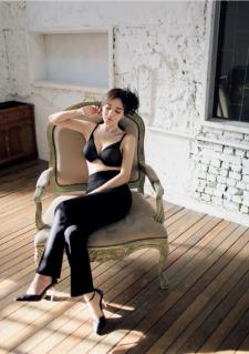 韩国美女着胸罩写真