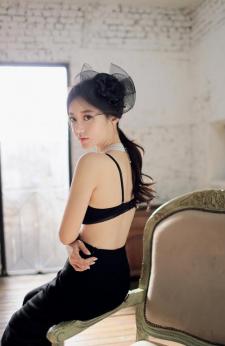 韩国美女着胸罩写真