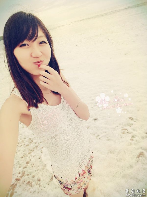 Smile girl, girl-in-white.jpg [Hot/Pretty Girls Beauties]