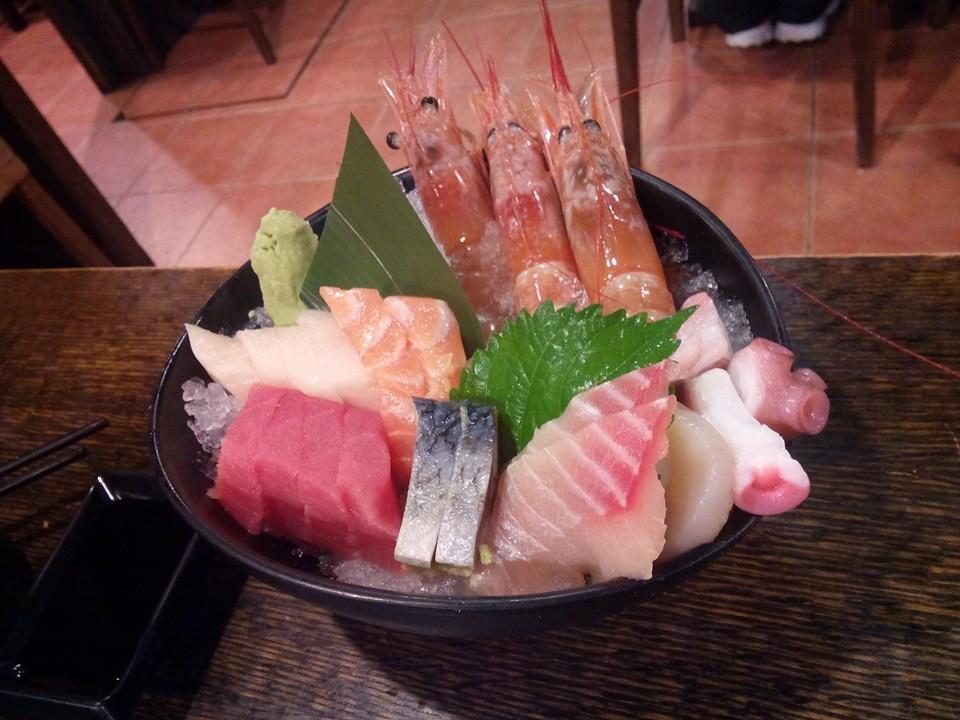Insanely great Japanese food ah..., seafood-sushi-delicious-japanese.jpg [Food and Drink]