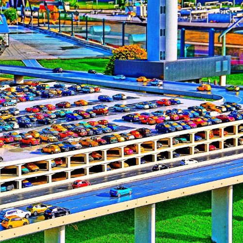 manaliparmar: Miniature car parking at Madurodam