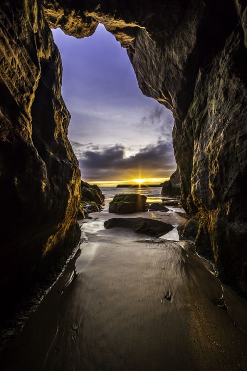 ponderation: Smugglers Cave by NewcastlePortraitsÂ 