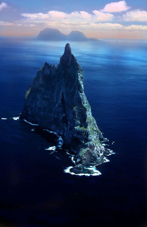love-england: Lord Howe Island (by Julian Pencilliah) @tumb.epicks.item.128862826759265.ws
