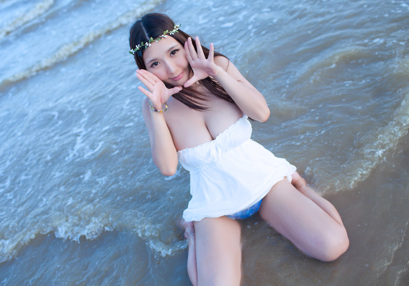 花环女神三亚海边巨乳拍写真(图12), hnKen7 [性感 妹子 Sexy Girls] url = http://7su.me/wp-content/uploads/zngirls/2016/08/31/06/2016083123164.jpg