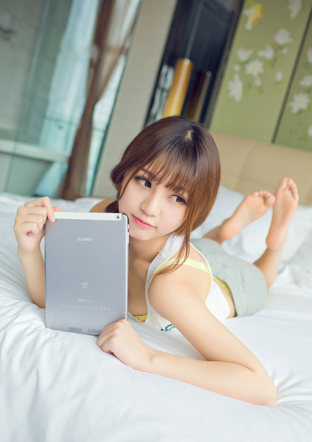 可爱小猫女Pad代言小俊俏写真(图1), qKl9qq [清纯 妹子 Cute Ladies] url = http://7su.me/wp-content/uploads/zngirls/2016/08/31/00/2016083115115.jpg