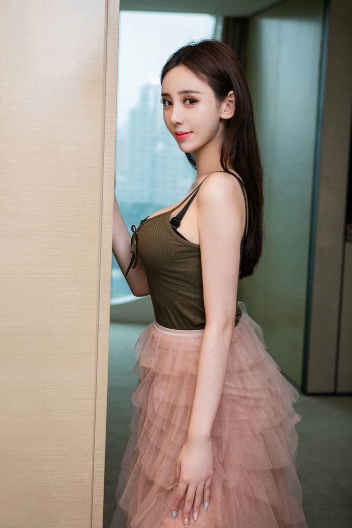 绝色美女于思琪前凸后翘看点十足, keLaPF [性感 妹子 Sexy Girls] url = http://7su.me/wp-content/uploads/zngirls/2016/08/31/01/2016083117686.jpg