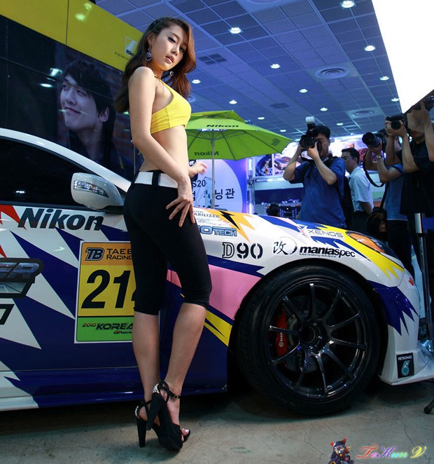 韩国美女车模黄仁智高清写真(图6), mR56rQ [车模 妹纸 Car Models] url = http://7su.me/wp-content/uploads/zngirls/2016/08/31/00/2016083116200.jpg