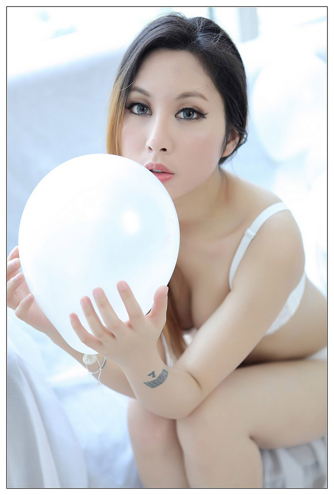 黑白魅力丝美人性感唯美私房图(图6), D5KisG [性感 妹子 Sexy Girls] url = http://7su.me/wp-content/uploads/zngirls/2016/08/31/00/2016083124375.jpg