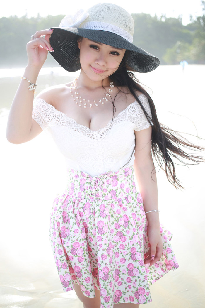 秀人性感嫩模可儿大奶呼之欲出(图2), ZTB1wr [性感 妹子 Sexy Girls] url = http://7su.me/wp-content/uploads/zngirls/2016/08/31/00/2016083124973.jpg
