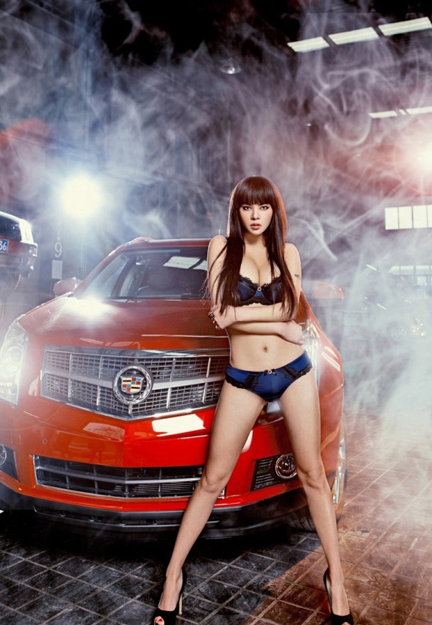 性感车模冯雨芝卡迪拉克风情写真(图1), CE4mRU [车模 妹纸 Car Models] url = http://7su.me/wp-content/uploads/zngirls/2016/08/31/00/2016083116095.jpg