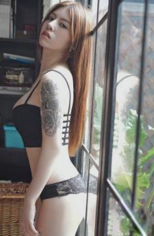 嗲囡囡刘莉莉纹身人体艺术摄影(图1)