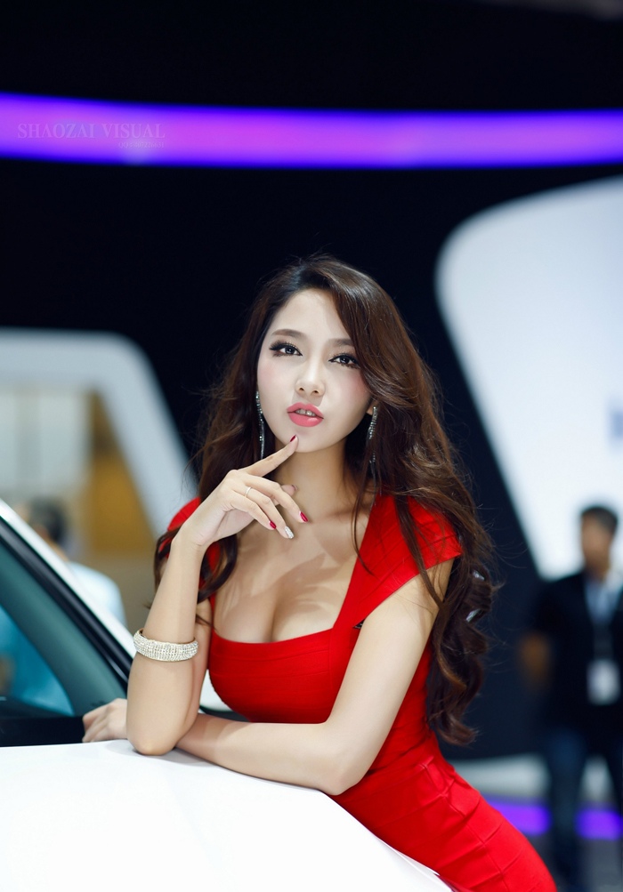 北京车展嫩模展现魔鬼身材(图8), bYqu8c [车模 妹纸 Car Models] url = http://7su.me/wp-content/uploads/zngirls/2016/08/31/00/2016083115960.jpg
