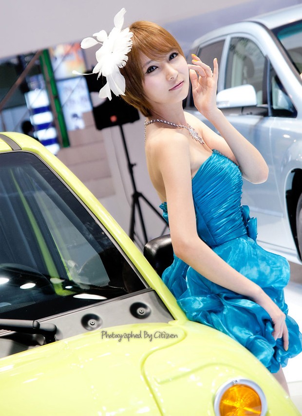 2011年上海车展上的绝色美人儿(图4), vaWTMK [车模 妹纸 Car Models] url = http://7su.me/wp-content/uploads/zngirls/2016/08/31/00/2016083116382.jpg