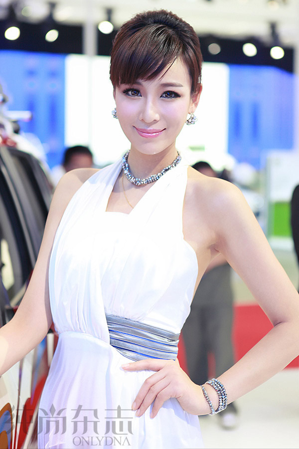易车美女车模女神范有气质(图6), k7fSzr [车模 妹纸 Car Models] url = http://7su.me/wp-content/uploads/zngirls/2016/08/31/00/2016083115905.jpg