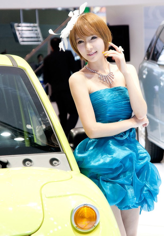2011年上海车展上的绝色美人儿(图14), vur7sR [车模 妹纸 Car Models] url = http://7su.me/wp-content/uploads/zngirls/2016/08/31/00/2016083116392.jpg