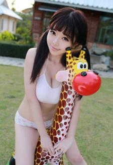 性感模特刘飞儿Faye与长颈鹿玩耍(图8)