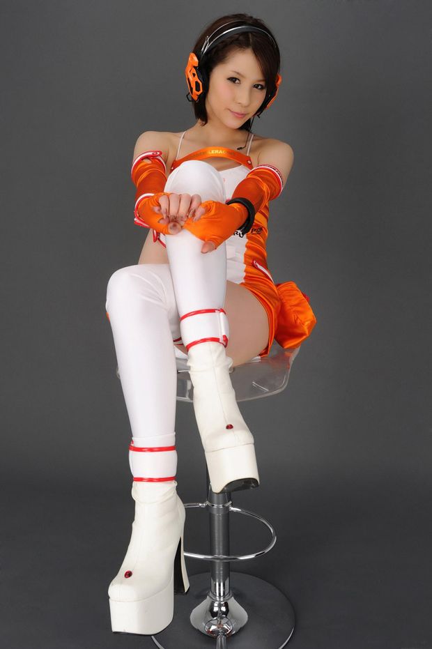 性感F1美女车模 黄色赛服很抢眼(图19), ls3SNO [车模 妹纸 Car Models] url = http://7su.me/wp-content/uploads/zngirls/2016/08/31/00/2016083116801.jpg