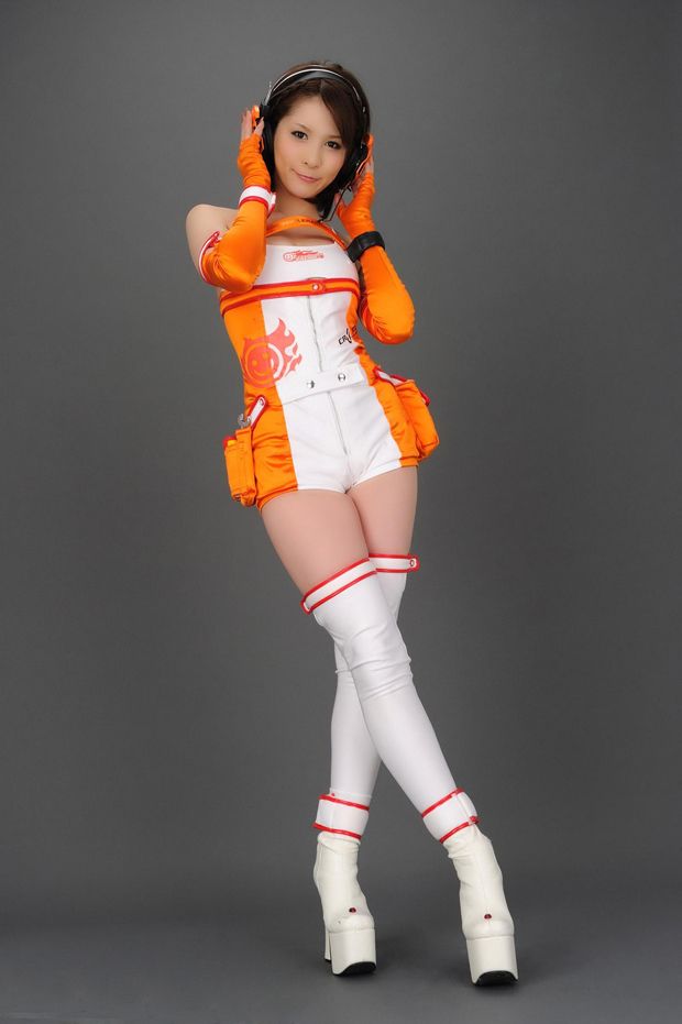 性感F1美女车模 黄色赛服很抢眼(图9), JePeTs [车模 妹纸 Car Models] url = http://7su.me/wp-content/uploads/zngirls/2016/08/31/00/2016083116791.jpg