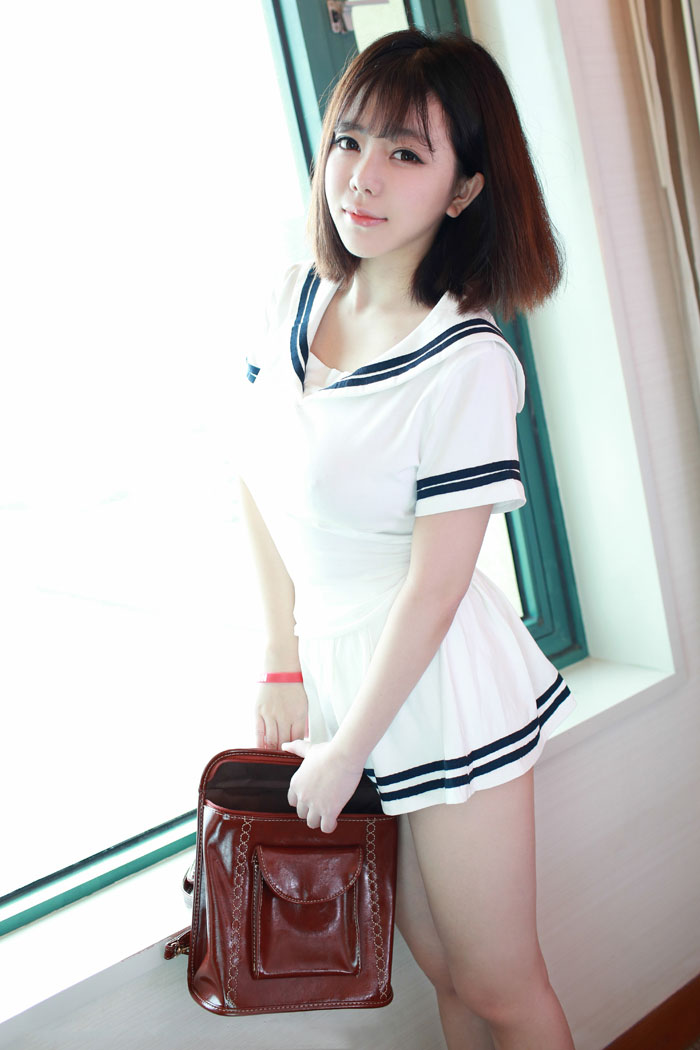 巨乳刘飞儿白色制服凸点照诱惑十足(图22), Oll2me [性感 妹子 Sexy Girls] url = http://7su.me/wp-content/uploads/zngirls/2016/08/29/201608298822.jpg