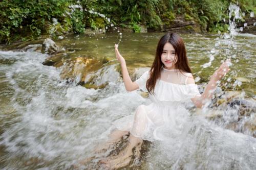 清新小萝莉蕾丝长裙湿身诱惑小溪写真  [1/10p] 性感 妹子 Sexy Girls
/tmp/UploadBetaFaOWgQ [性感 妹子 Sexy Girls] url = http://7su.me/wp-content/uploads/xd/2016/08/31/23/201608Wednesday177.jpg

File Size (KB): 235.63 KB
Last Modified: November 26 2021 18:05:12
