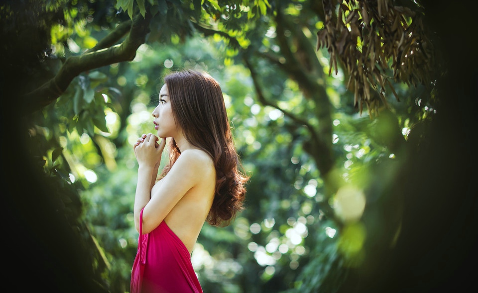 森林系红艳长裙美女火辣露美背不一样的性感  [1/10p] 性感 妹子 Sexy Girls, TalQ87 [性感 妹子 Sexy Girls] url = http://7su.me/wp-content/uploads/xd/2016/09/02/00/201609Friday446.jpg