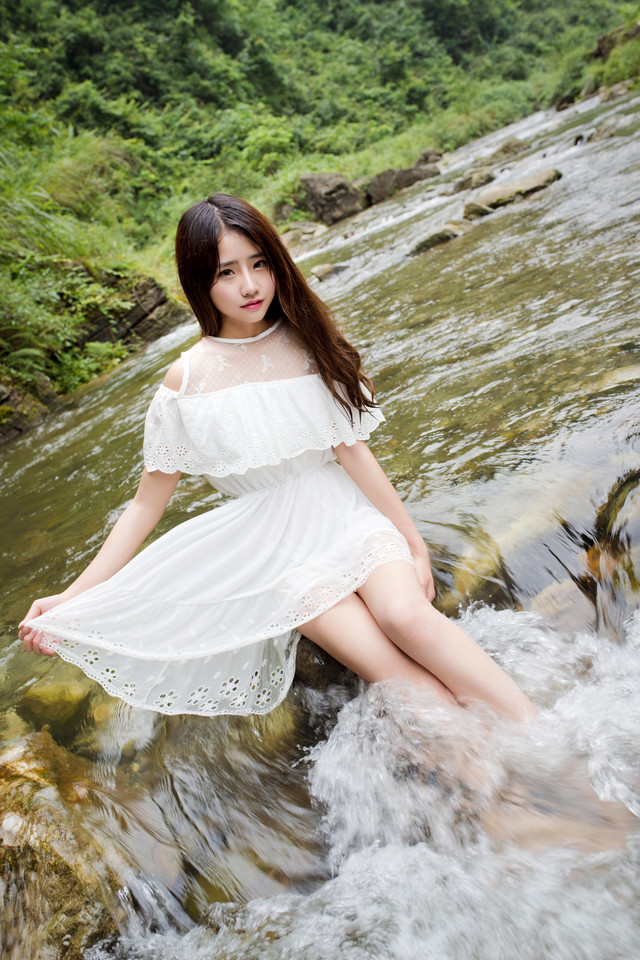 清新小萝莉蕾丝长裙湿身诱惑小溪写真  [1/10p] 性感 妹子 Sexy Girls, xAI379 [性感 妹子 Sexy Girls] url = http://7su.me/wp-content/uploads/xd/2016/08/31/23/201608Wednesday172.jpg