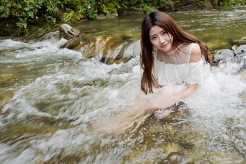 清新小萝莉蕾丝长裙湿身诱惑小溪写真  [1/10p] 性感 妹子 Sexy Girls
/tmp/UploadBeta6NPNAy [性感 妹子 Sexy Girls] url = http://7su.me/wp-content/uploads/xd/2016/08/31/23/201608Wednesday178.jpg

File Size (KB): 213.32 KB
Last Modified: November 26 2021 18:05:22
