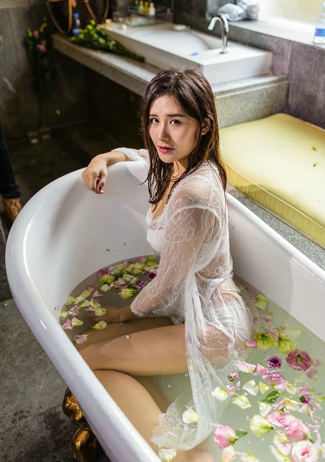 内衣女神性感湿身白皙美腿诱惑  [1/8p] 性感 妹子 Sexy Girls, oGNrPW [性感 妹子 Sexy Girls] url = http://7su.me/wp-content/uploads/xd/2016/09/03/00/201609Saturday629.jpg
