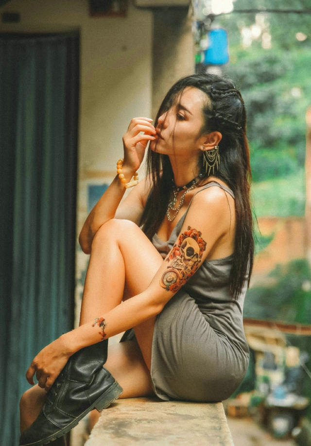 另类个性纹身美女精致立体五官冷艳妖娆  [1/8p] 性感 妹子 Sexy Girls, ZbtLCK [性感 妹子 Sexy Girls] url = http://7su.me/wp-content/uploads/xd/2016/09/05/09/201609Monday1017.jpg