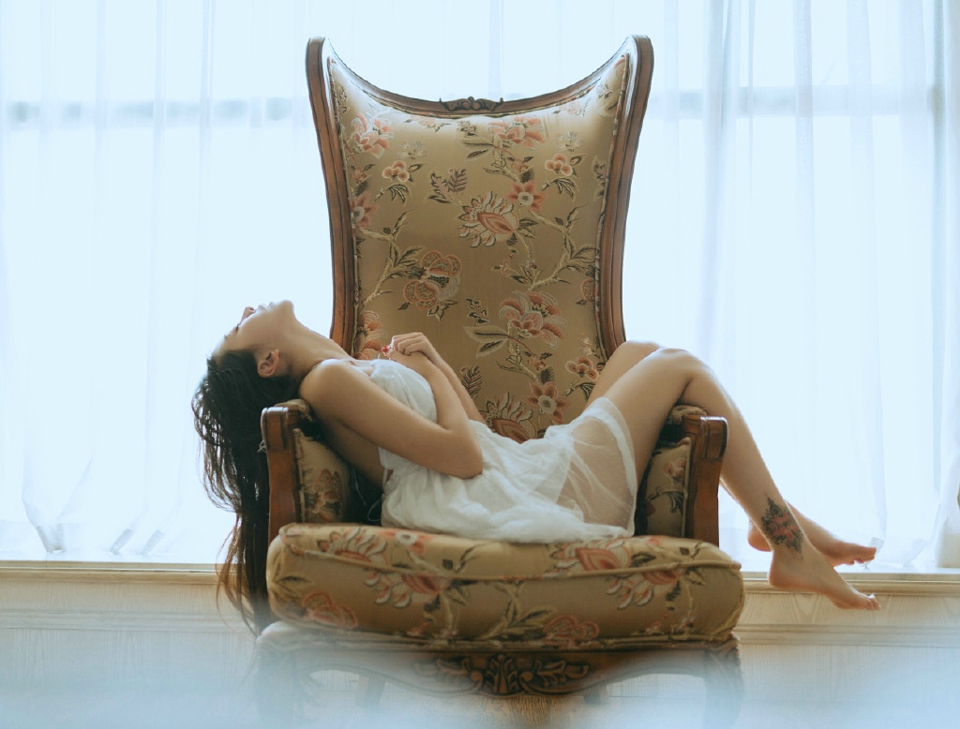 闺房长发女神漂亮脸蛋美好娇躯  [1/8p] 性感 妹子 Sexy Girls, dLqyP4 [性感 妹子 Sexy Girls] url = http://7su.me/wp-content/uploads/xd/2016/09/05/09/201609Monday1252.jpg