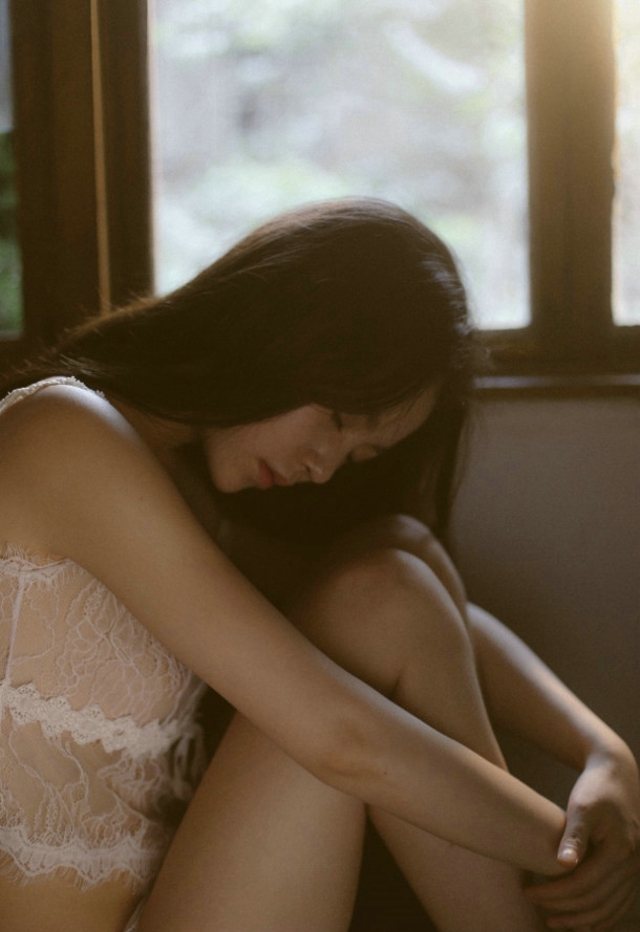 昏暗内的长发美女蕾丝透明内衣撩人诱惑  [1/7p] 性感 妹子 Sexy Girls, 0FYfXS [性感 妹子 Sexy Girls] url = http://7su.me/wp-content/uploads/xd/2016/09/05/09/201609Monday1083.jpg