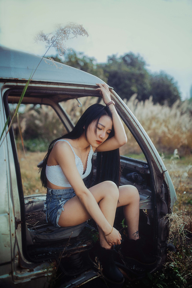 废车里的气质美女极品身材随着心情肆意放步  [1/10p] 性感 妹子 Sexy Girls, Q5eZ44 [性感 妹子 Sexy Girls] url = http://7su.me/wp-content/uploads/xd/2016/09/07/11/201609Wednesday1494.jpg