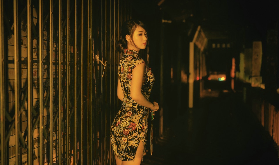 气质高雅美女旗袍紧身靓丽十足  [1/9p] 性感 妹子 Sexy Girls, ERsX1b [性感 妹子 Sexy Girls] url = http://7su.me/wp-content/uploads/xd/2016/09/07/11/201609Wednesday1427.jpg