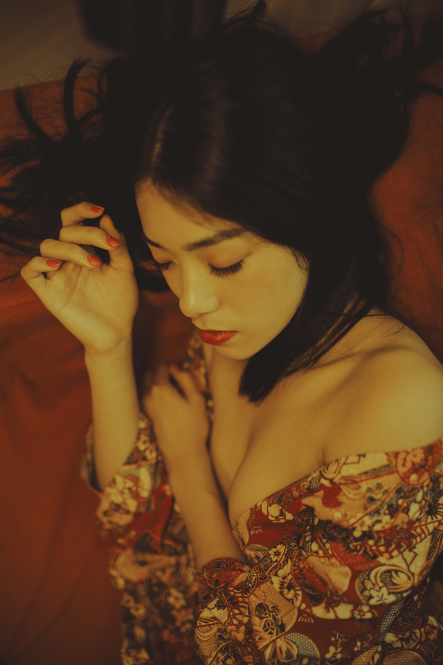 红唇妖娆的复古美女真空半裸性感美背惊艳写真  [1/10p] 性感 妹子 Sexy Girls, s21iCl [性感 妹子 Sexy Girls] url = http://7su.me/wp-content/uploads/xd/2016/09/07/11/201609Wednesday1517.jpg