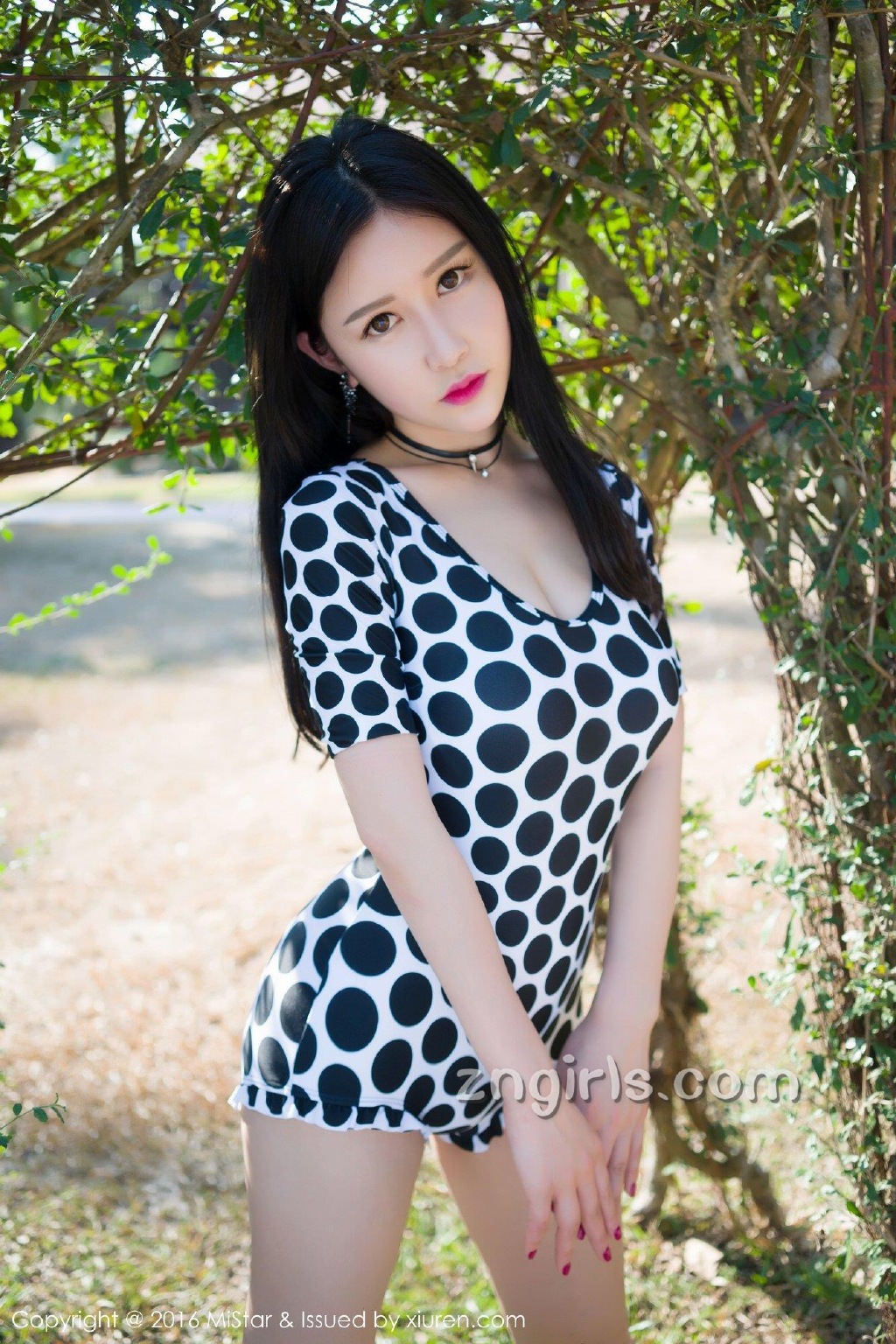 大胸美女低胸超短写真, hIoxuW [性感 妹子 Sexy Girls] url = http://7su.me/wp-content/uploads/test/2016/09/10/14/20160910141.jpg