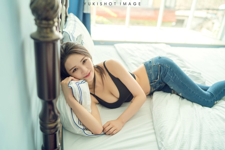 好身材牛仔裤s腰美女, cCZoRw [性感 妹子 Sexy Girls] url = http://7su.me/wp-content/uploads/test/2016/09/11/00/20160911289.jpg