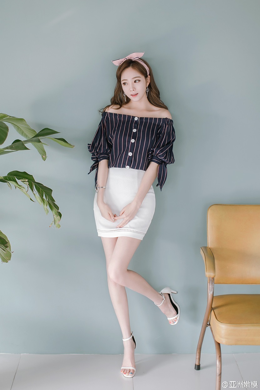美女超短秀嫩白玉腿, VDohXE [性感 妹子 Sexy Girls] url = http://7su.me/wp-content/uploads/test/2016/09/11/00/20160911246.jpg