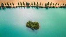 Yonne River near Sens, department of Yonne, Bourgogne, France (© Florentin Gagoum/500px) Bing Everyday Wallpaper 2016-09-17