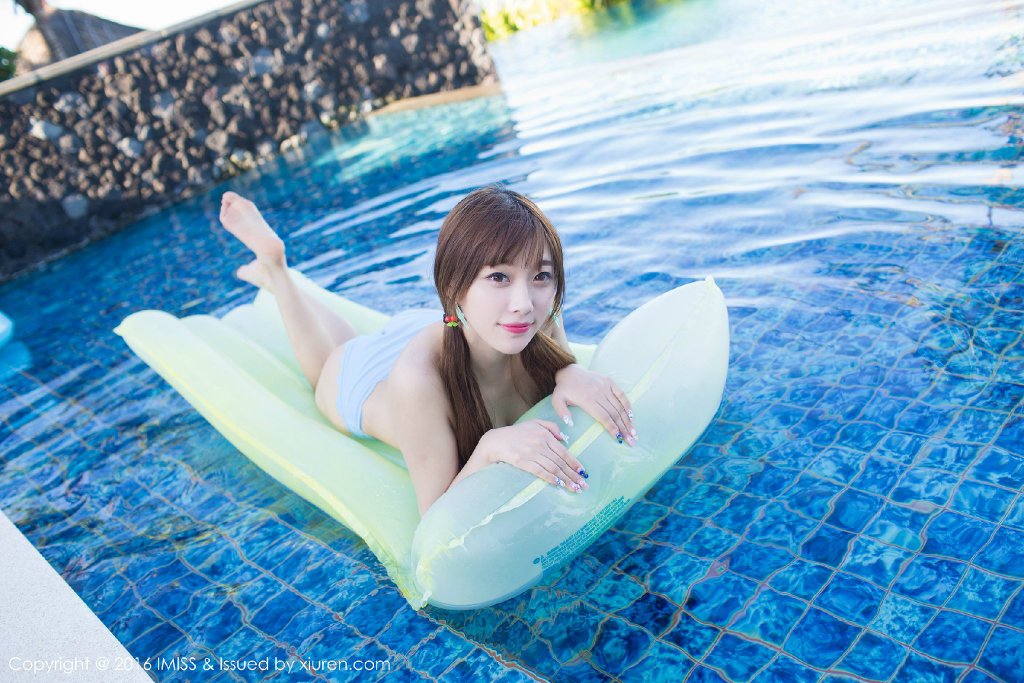 大眼泳装美女, sKBywf [性感 妹子 Sexy Girls] url = http://7su.me/wp-content/uploads/test/2016/09/23/10/201609231358.jpg