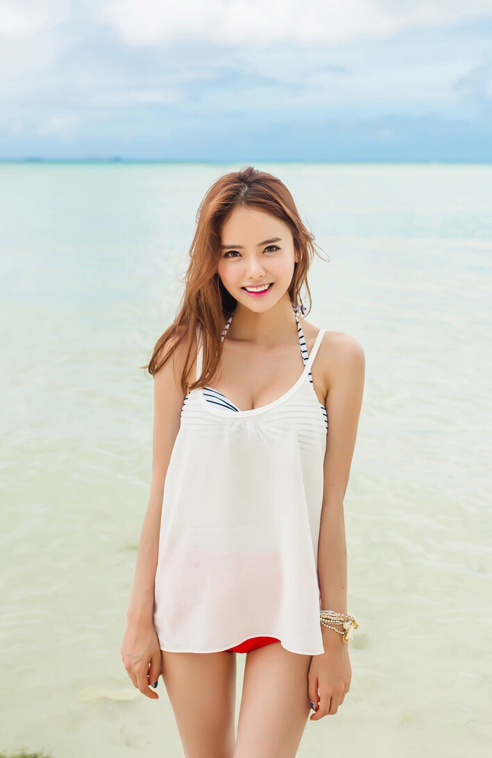 美女海边写真, US3TiI [性感 妹子 Sexy Girls] url = http://7su.me/wp-content/uploads/test/2016/09/24/00/201609241561.jpg