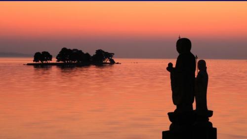 ｢嫁ヶ島と袖師地蔵｣島根, 松江市 (© MIXA/http://www.superstock.com/Superstock) Bing Everyday Wallpaper 2016-09-26
/tmp/UploadBeta3LMPWK [Bing Everyday Wall Paper 2016-09-26] url = http://www.bing.com/az/hprichbg/rb/Yomegashima1_JA-JP11254666790_1920x1080.jpg

File Size (KB): 323.95 KB
Last Modified: November 26 2021 18:24:32
