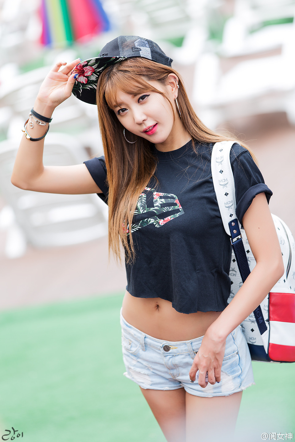 美女牛仔热裤写真, rqVgbY [性感 妹子 Sexy Girls] url = http://img.orzaa.com/co/2016/10/04/00/201610042644.jpg