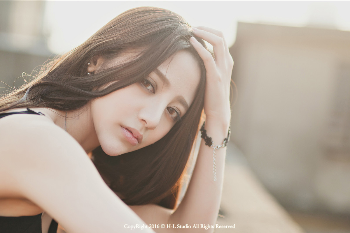 长发低胸美女, TvdfNK [性感 妹子 Sexy Girls] url = http://img.orzaa.com/co/2016/10/04/14/201610042680.jpg